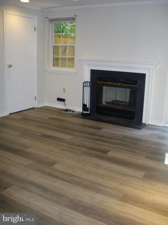 Foto del edificio - 3943 Collis Oak Ct