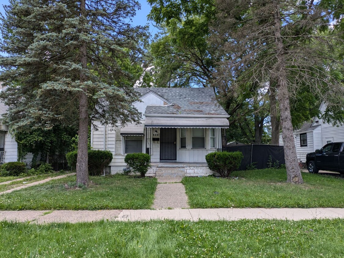 Primary Photo - 8481 Stahelin Ave