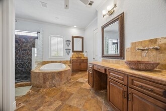 Building Photo - 2128 Harold St