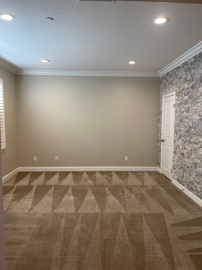 Foto del edificio - Exquisite 5-Bedroom, 3.5-Bath Home in Coveted Morgan Hill Estates