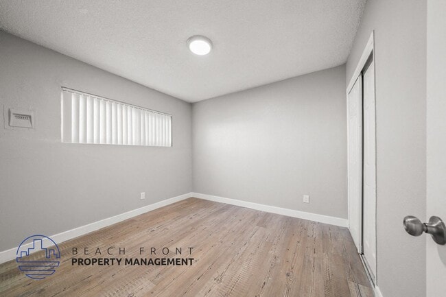 Foto del edificio - 8232 Wilcox Ave