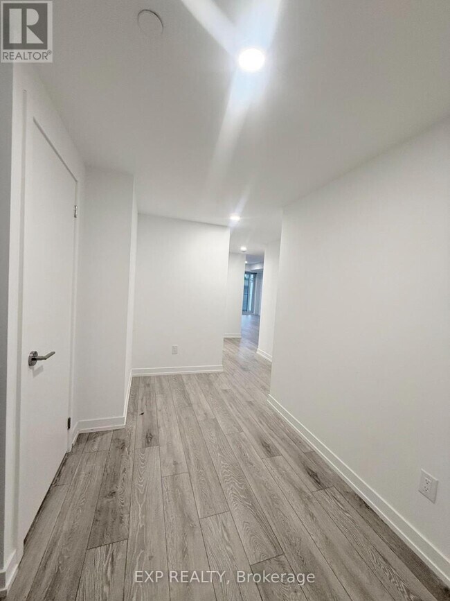 Photo du bâtiment - 537-1100 SHEPPARD Ave