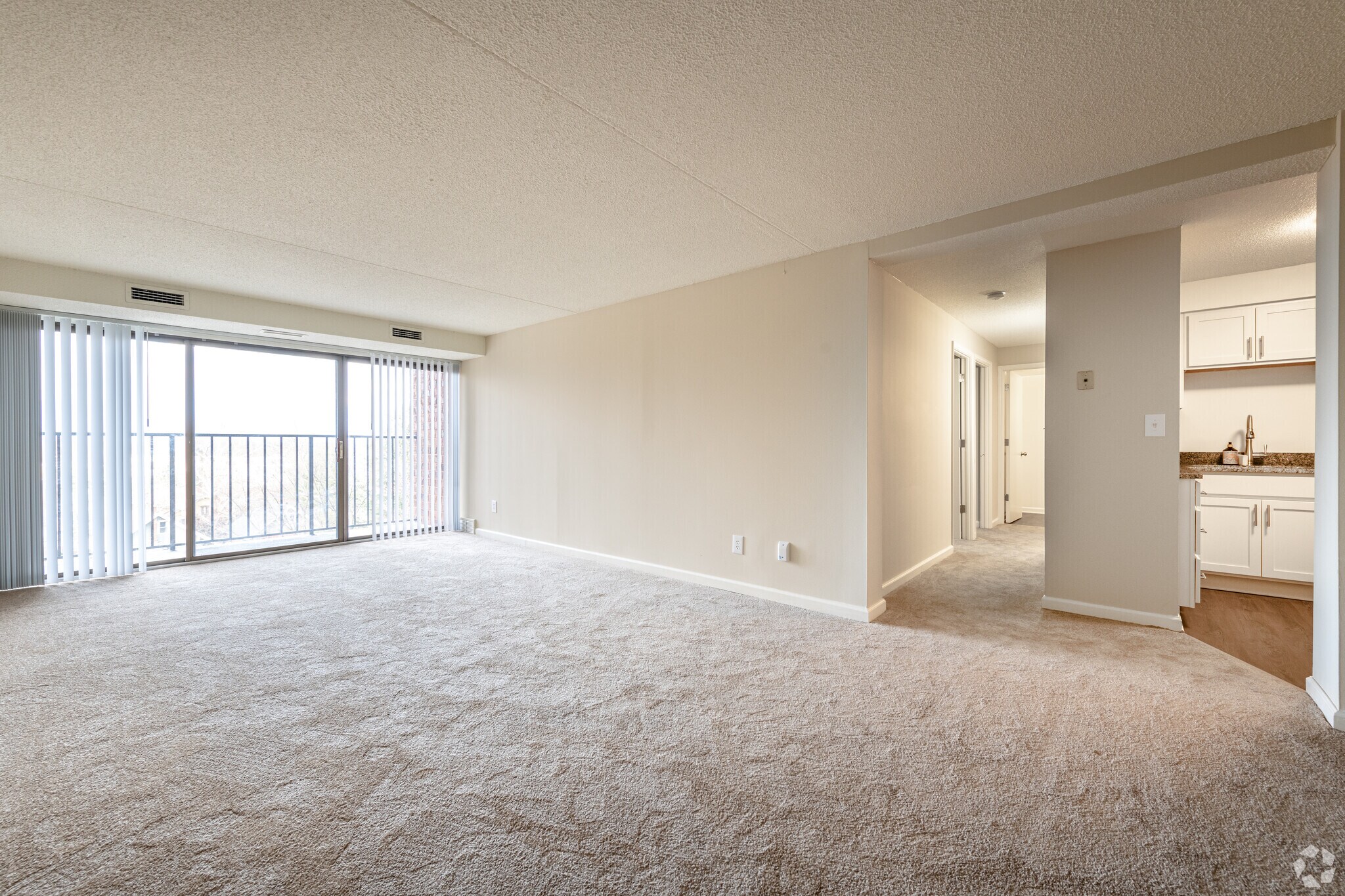 Castlewood Apartments – photo 4