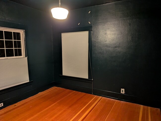 Dormitorio azul - 2405 NE 49th Ave