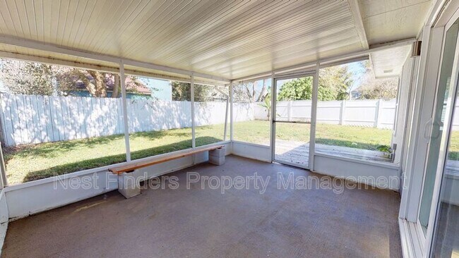 Building Photo - 133 Las Palmas Ln