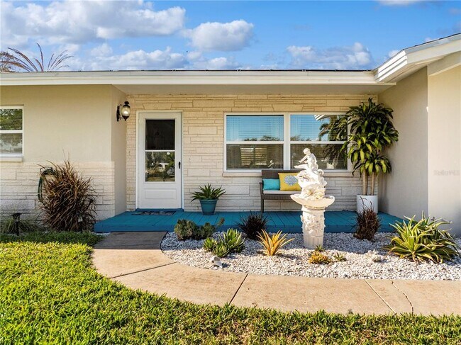 Building Photo - 632 Shore Dr