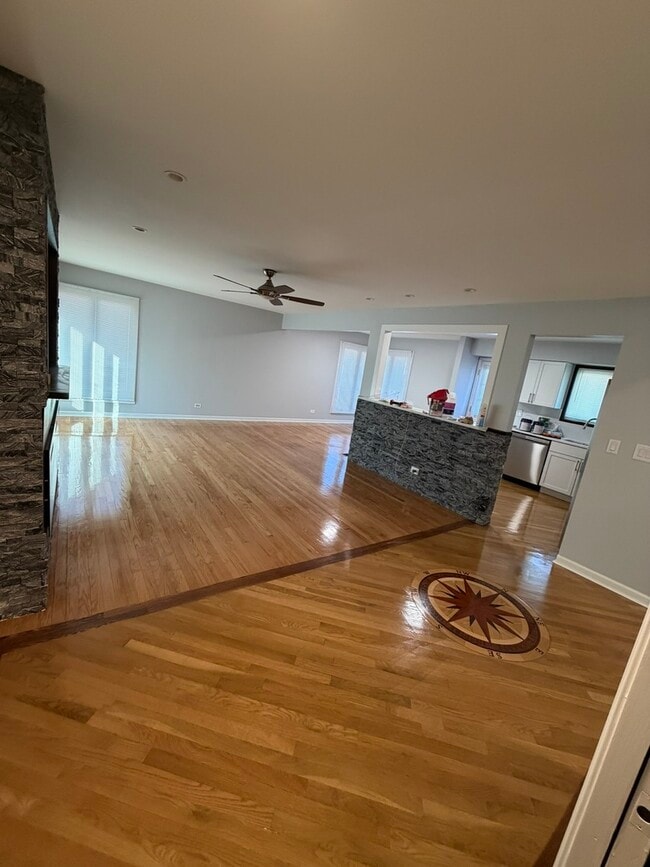 Building Photo - 8901 Octavia Ave