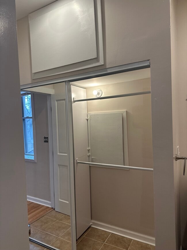 Building Photo - 1425 S 1st St