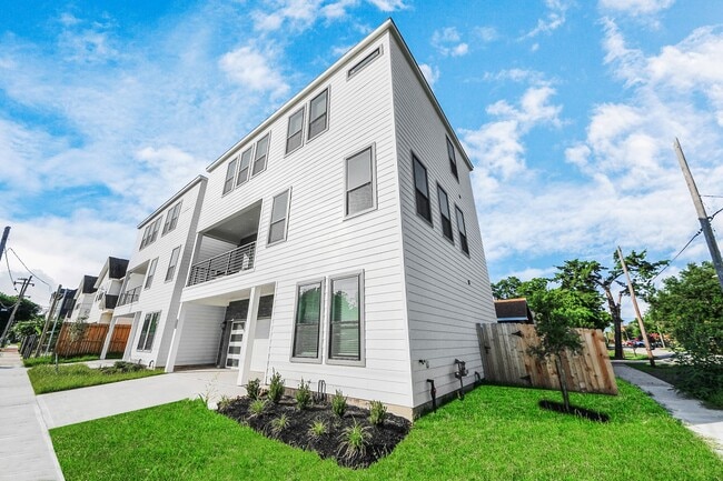 Building Photo - 3602 Runnels St