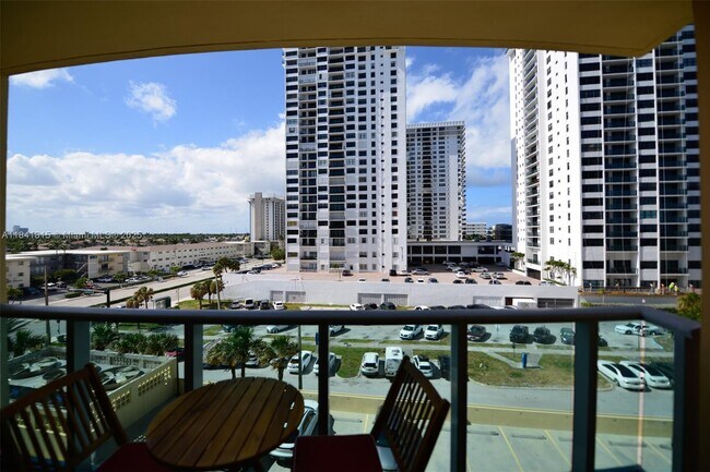 Building Photo - 2501 S Ocean Dr