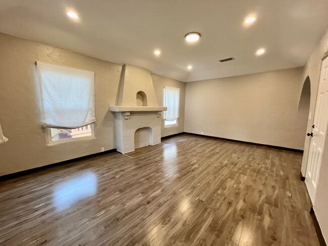 Building Photo - 3210 &amp; 3212 43th Place