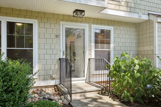 Photo - 251 Weaver St Apartment