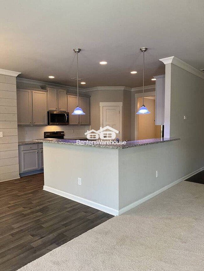 Building Photo - Loganville's Finest 5 Bed - 3 Bath Showpla...