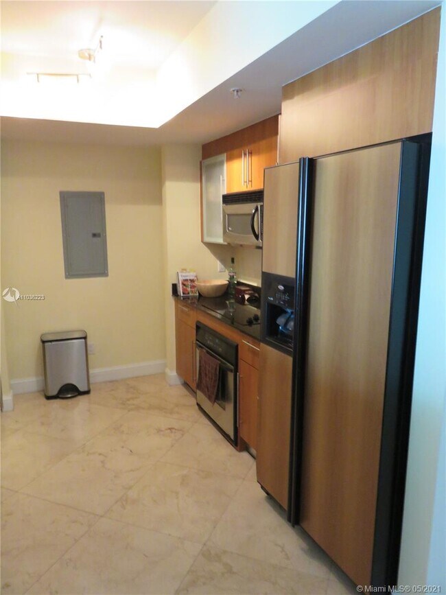 Foto del edificio - 325 S Biscayne Blvd