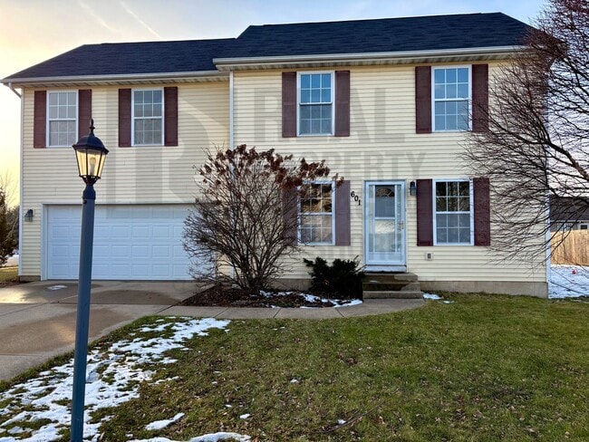 Foto del edificio - Sunlight, Space, and a Backyard Made for Gathering - 4 bed/2.5 bath