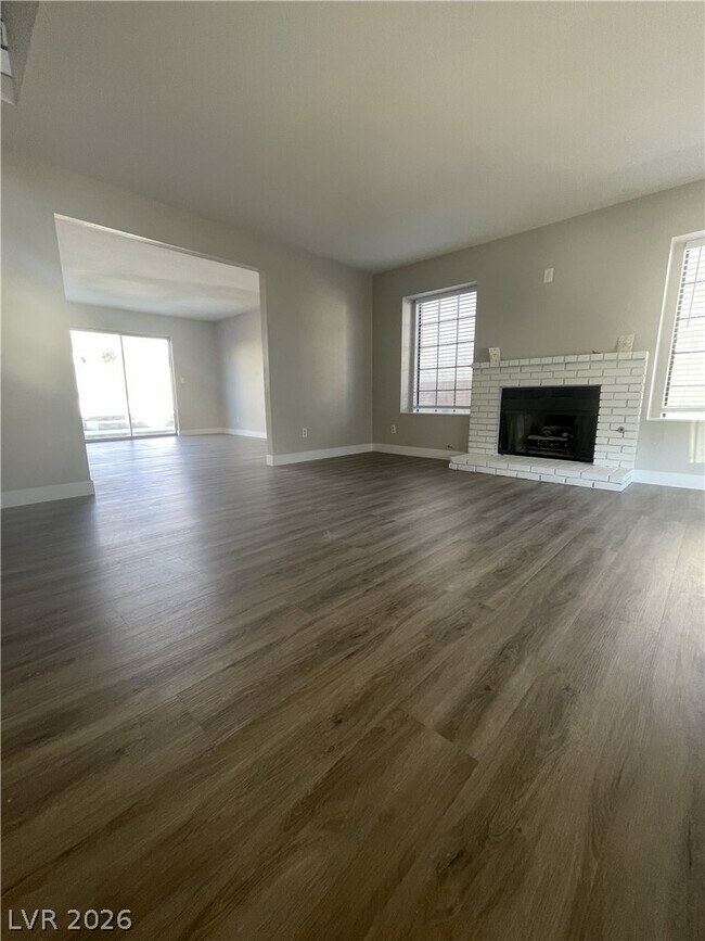 Foto del edificio - 2840 Belleza Ln