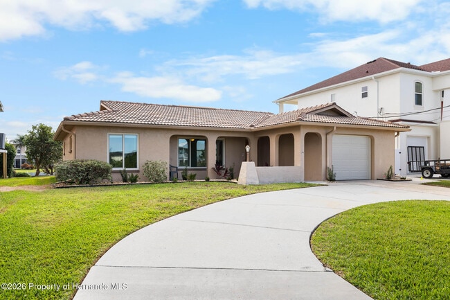 Building Photo - 3476 Gulfview Dr