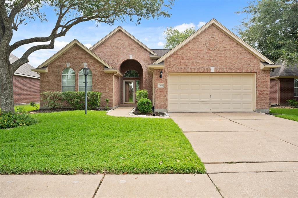 Primary Photo - 308 Green Cedar Dr