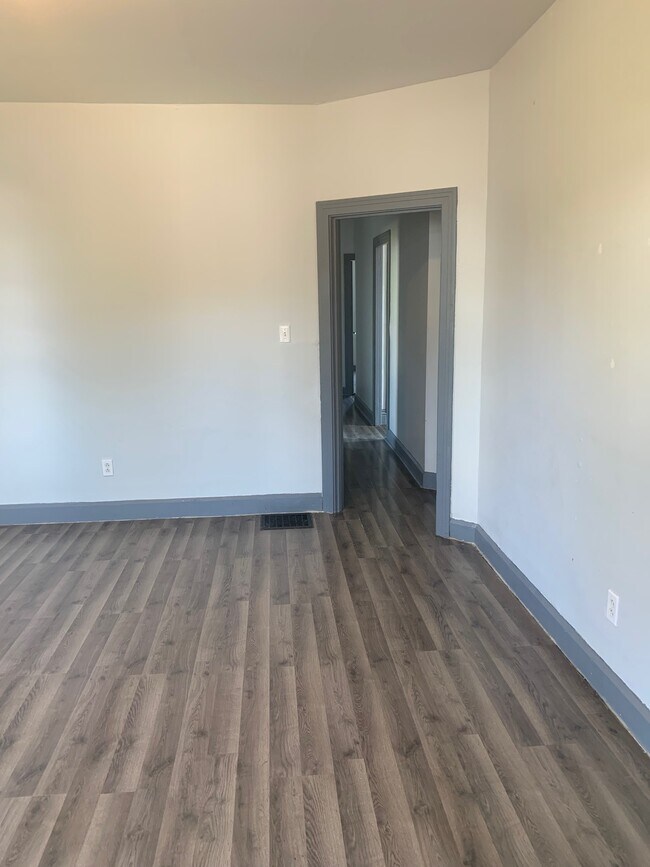 Foto del edificio - 407 Oak Ave SE