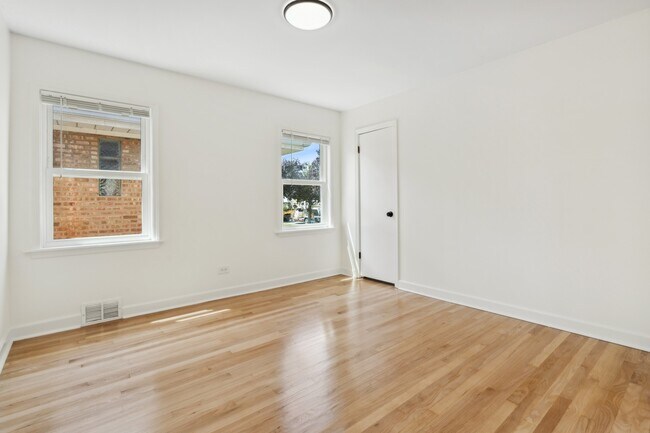 Foto del edificio - 4725 Thatcher Ave