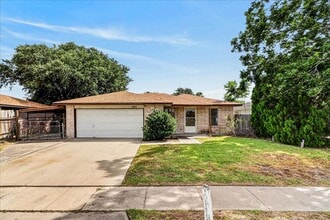 Building Photo - 1622 La Joya St