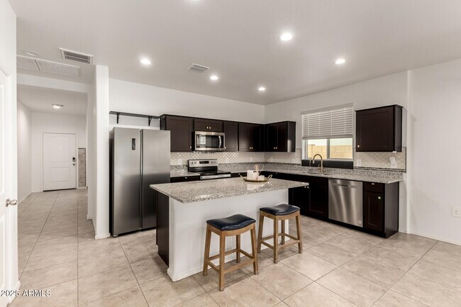 Building Photo - 5267 E Diatomite Dr
