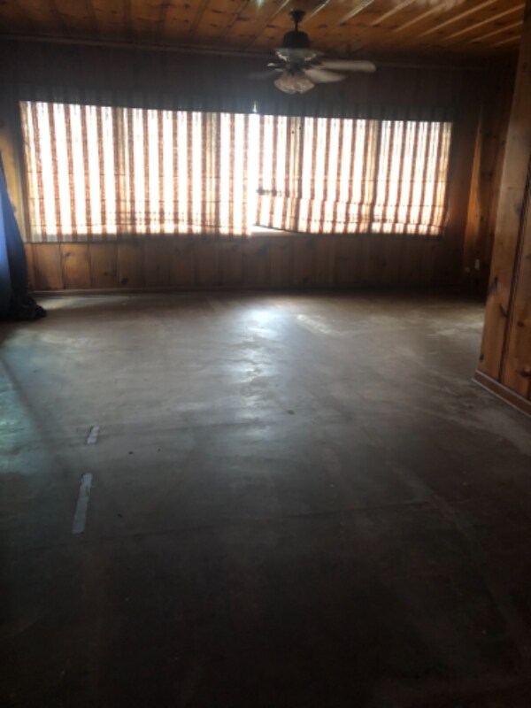 Building Photo - 419 E Henrietta Ave