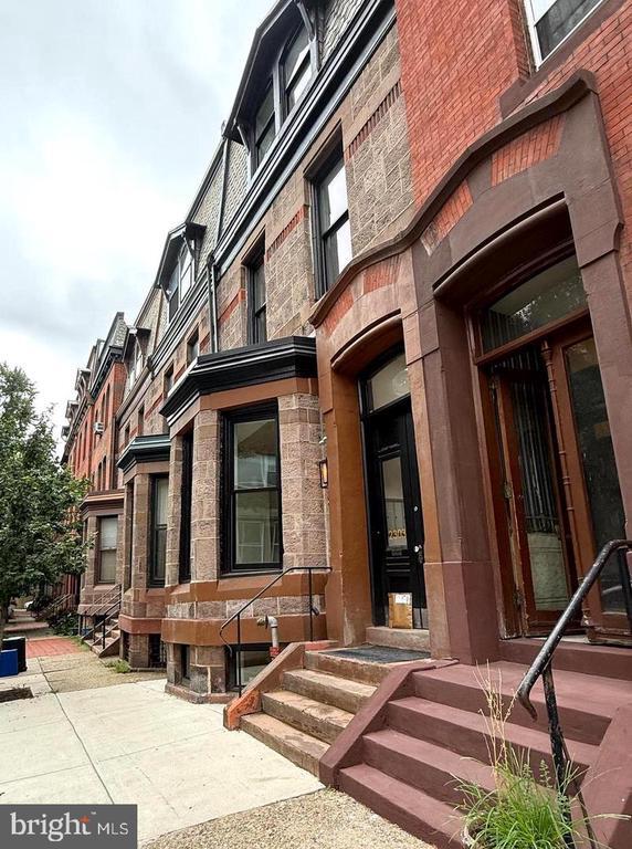 Building Photo - 2303 Delancey St