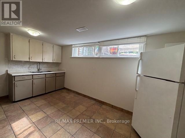 Photo du bâtiment - 92 Westhumber Blvd