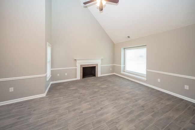 Building Photo - 6602 Meadow Bend Dr