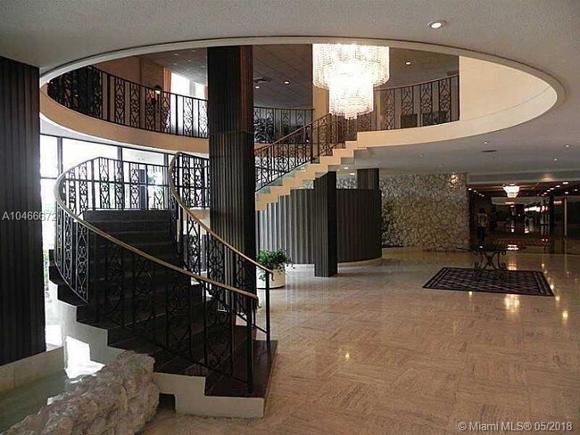Building Photo - 5555 Collins Ave
