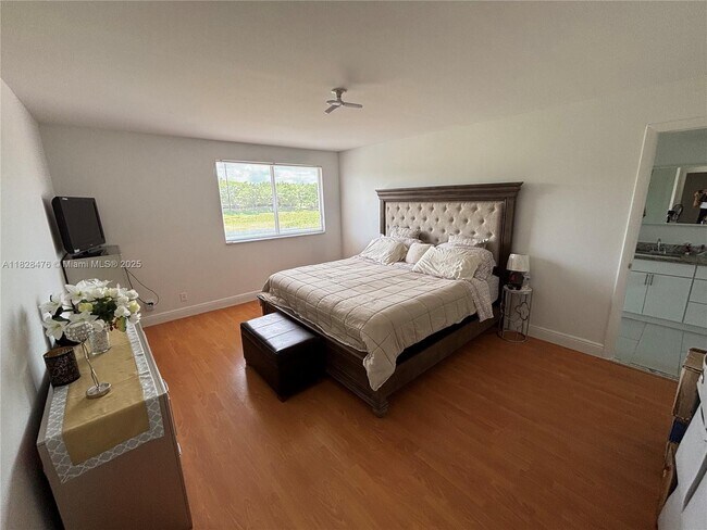 Foto del edificio - 4361 Dogwood Cir