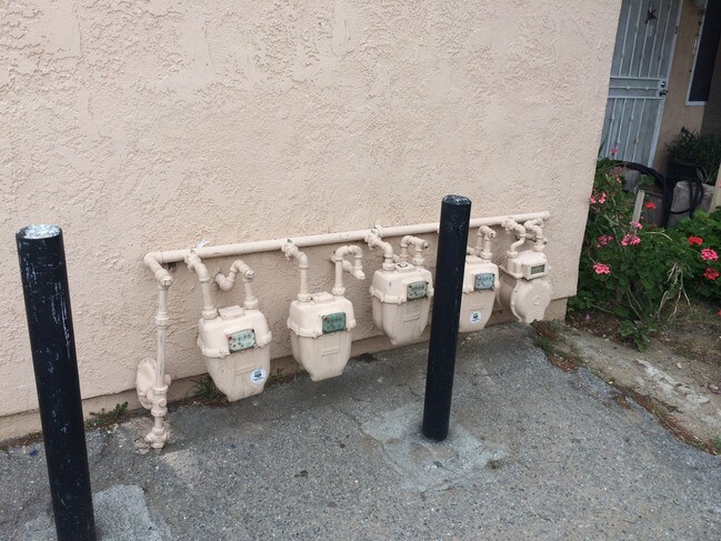 Foto del edificio - 1042 N Verde Ave