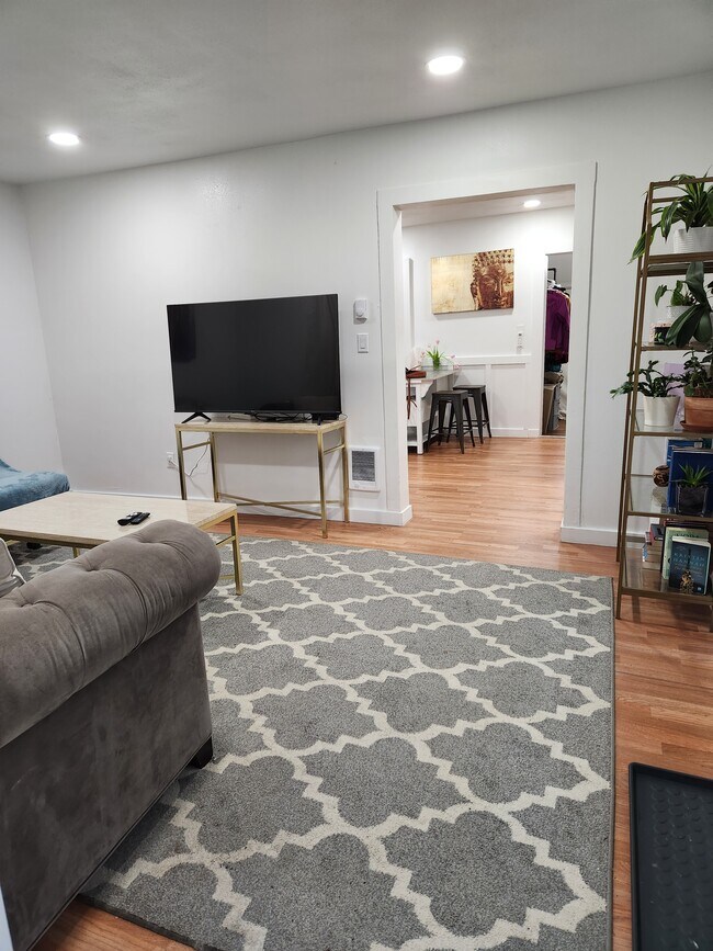 Foto del edificio - 8534 SE Gray St