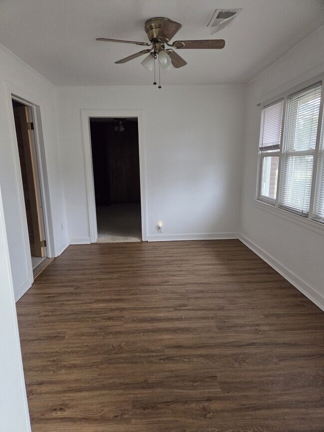 Foto del edificio - 1913 Ellisboro Rd