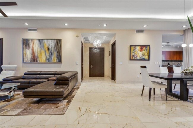Foto del edificio - 15901 Collins Ave
