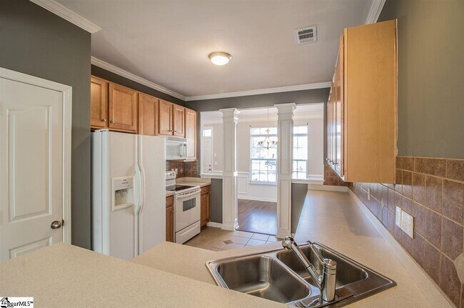 Building Photo - 116 Bumble Cir