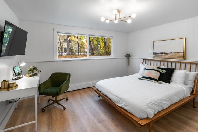 Foto del edificio - Stylish & Turnkey Furnished 2-BR Daylight ...