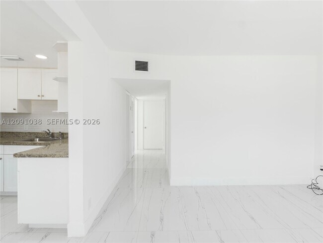 Foto del edificio - 11128 SW 2nd St