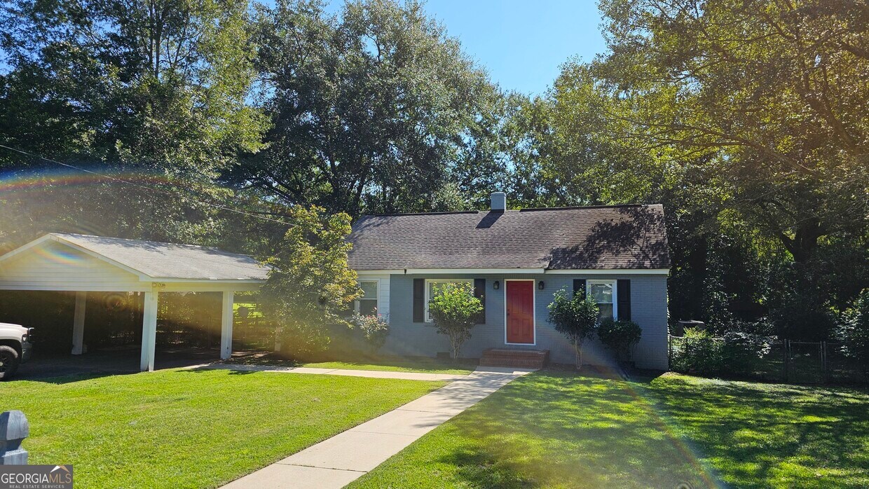 Foto principal - 1306 Davis Ave