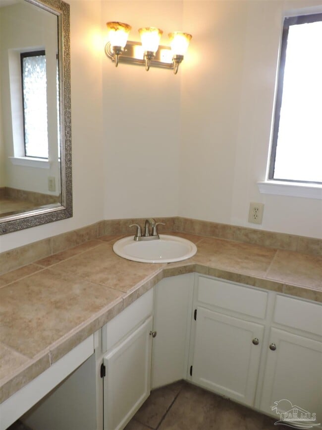 Foto del edificio - 3510 Parkwood Ave