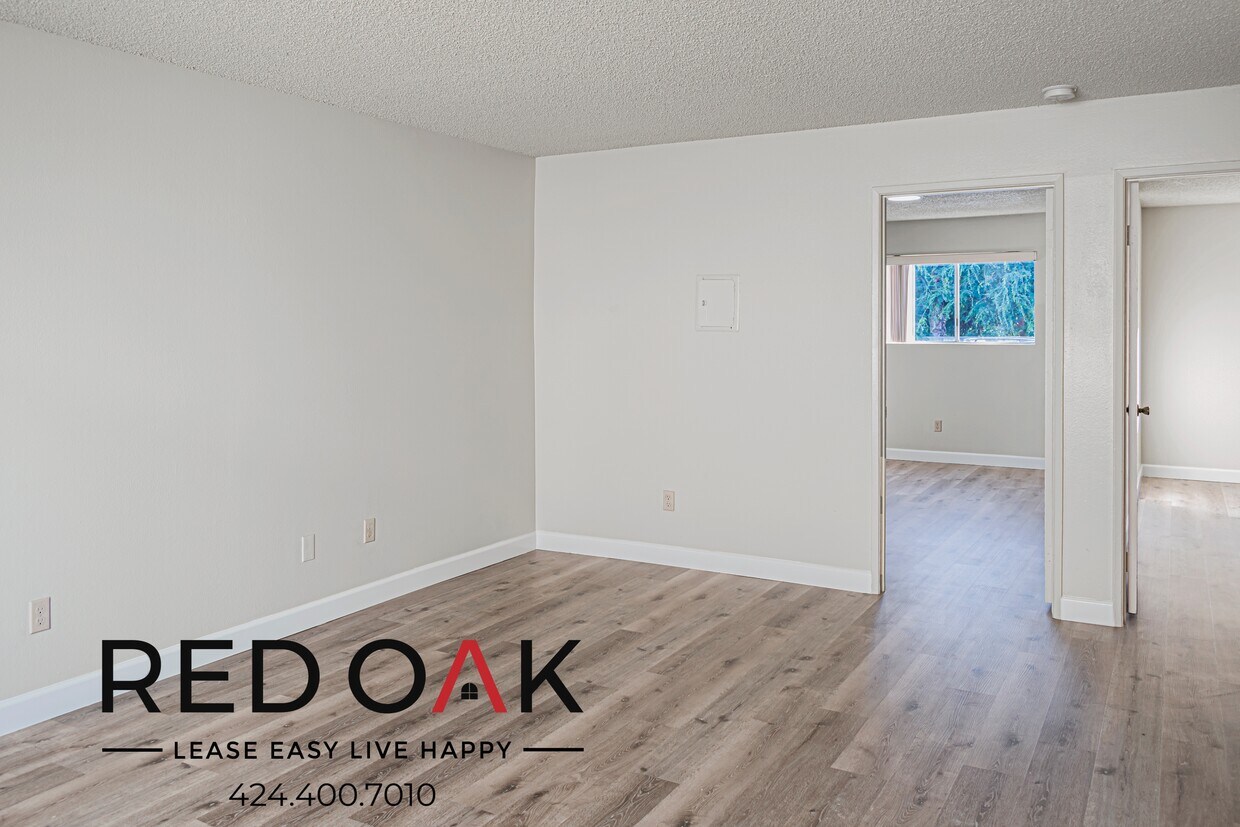 Foto principal - 12767 San Fernando Rd