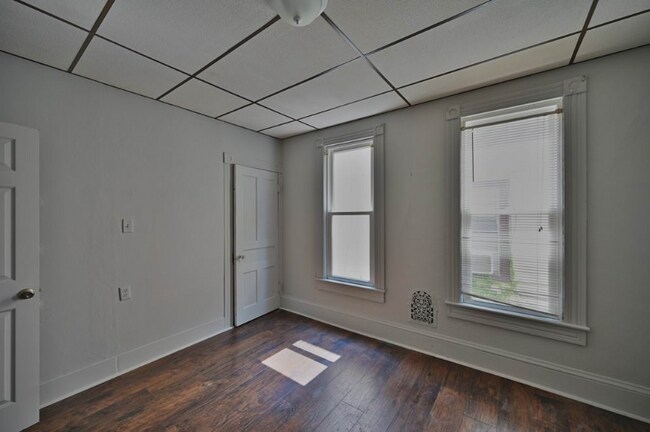 Building Photo - 1416 Capouse Ave