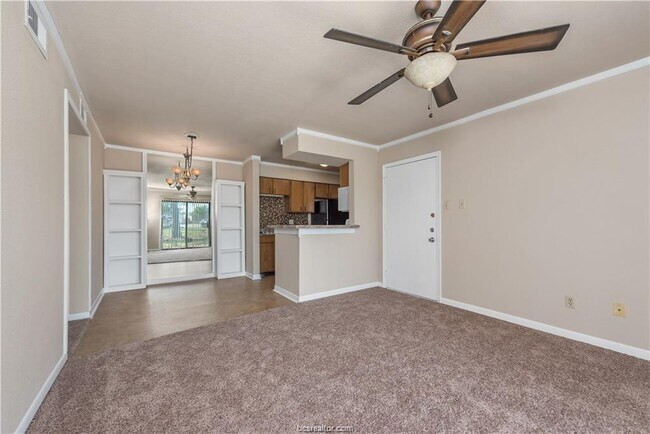 Foto del edificio - 904 University Oaks Blvd