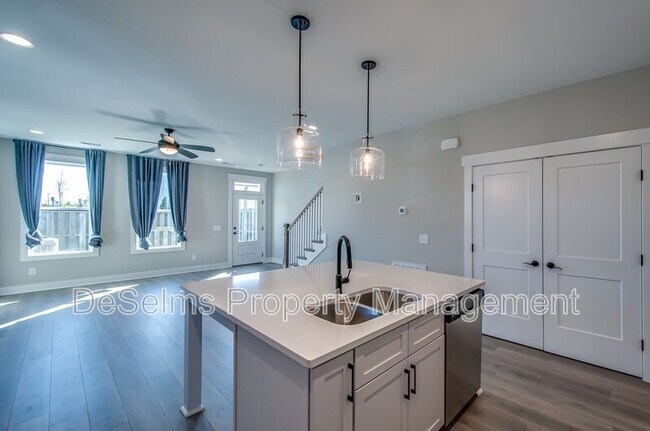 Foto del edificio - 2061 Oakwood Ave
