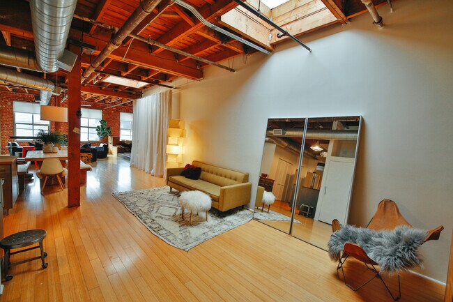 Building Photo - 500 Molino St