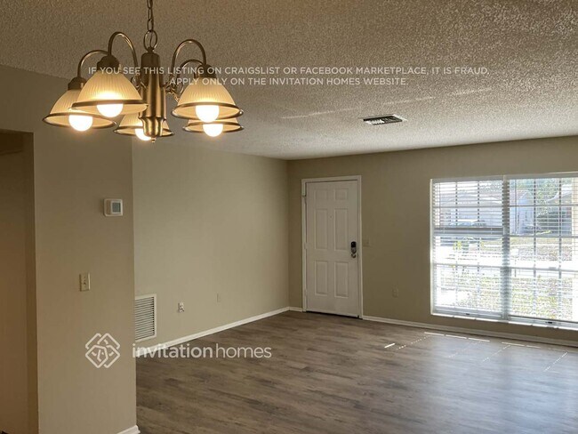 Foto del edificio - 8721 Schrader Blvd