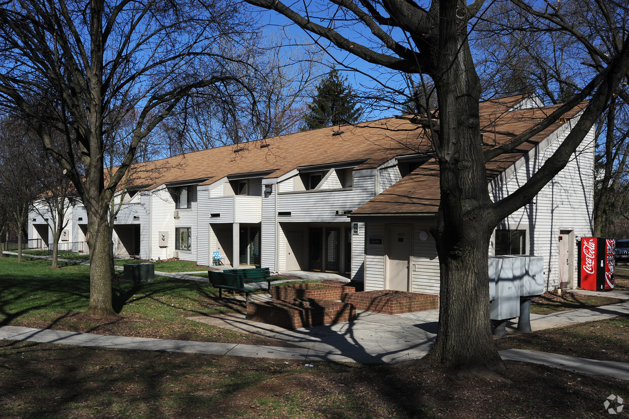 Primary Photo - Brookside Apartments