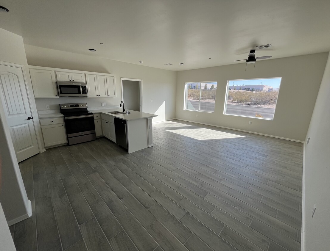 Kitchen - 3451 Valverde Loop