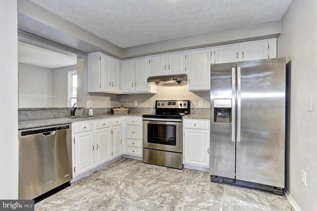 Foto del edificio - 3816 Bonnybridge Pl